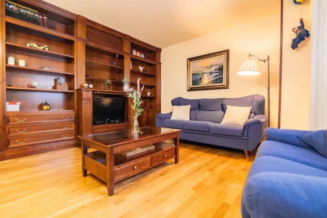Residencial En Madrid Alquiler De Corta Estancia No Turistico エクステリア 写真