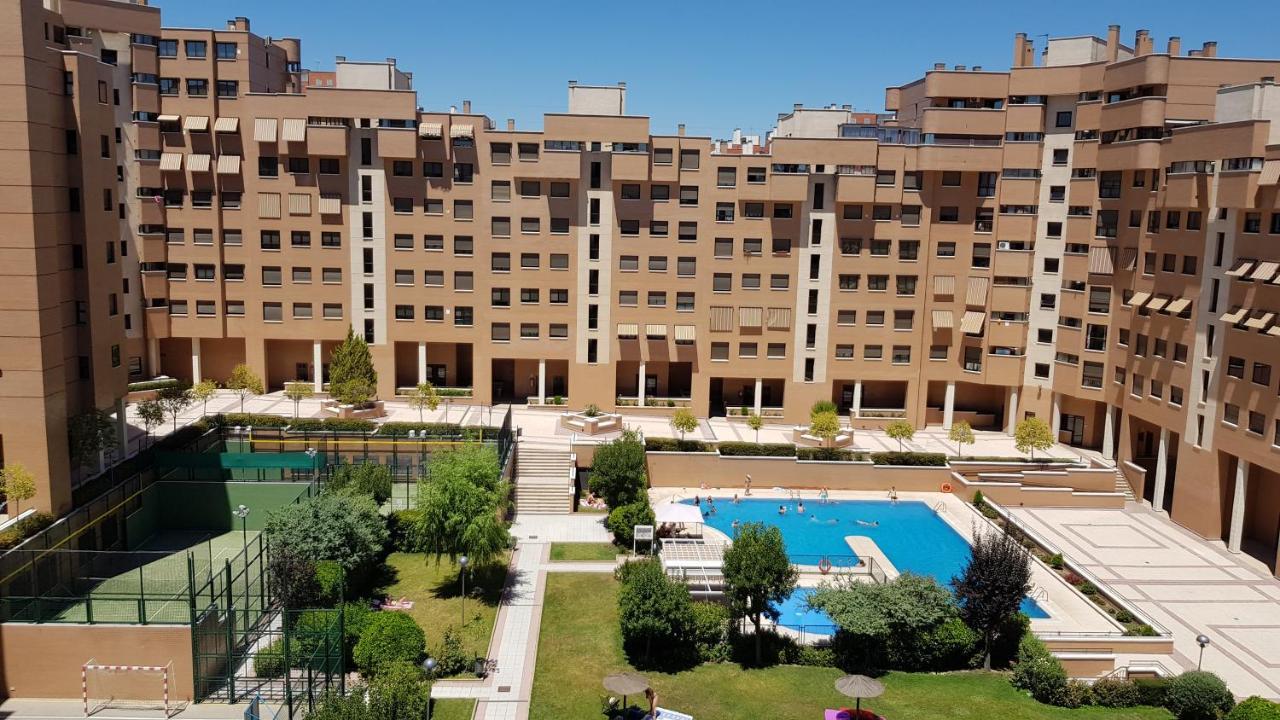 Residencial En Madrid Alquiler De Corta Estancia No Turistico エクステリア 写真