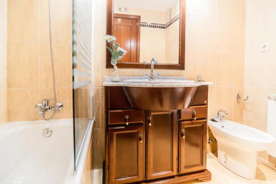 Residencial En Madrid Alquiler De Corta Estancia No Turistico エクステリア 写真