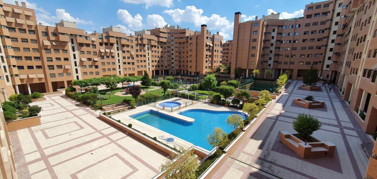 Residencial En Madrid Alquiler De Corta Estancia No Turistico エクステリア 写真