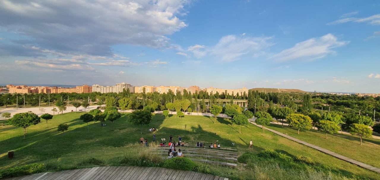 Residencial En Madrid Alquiler De Corta Estancia No Turistico エクステリア 写真