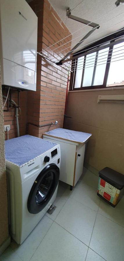 Residencial En Madrid Alquiler De Corta Estancia No Turistico エクステリア 写真
