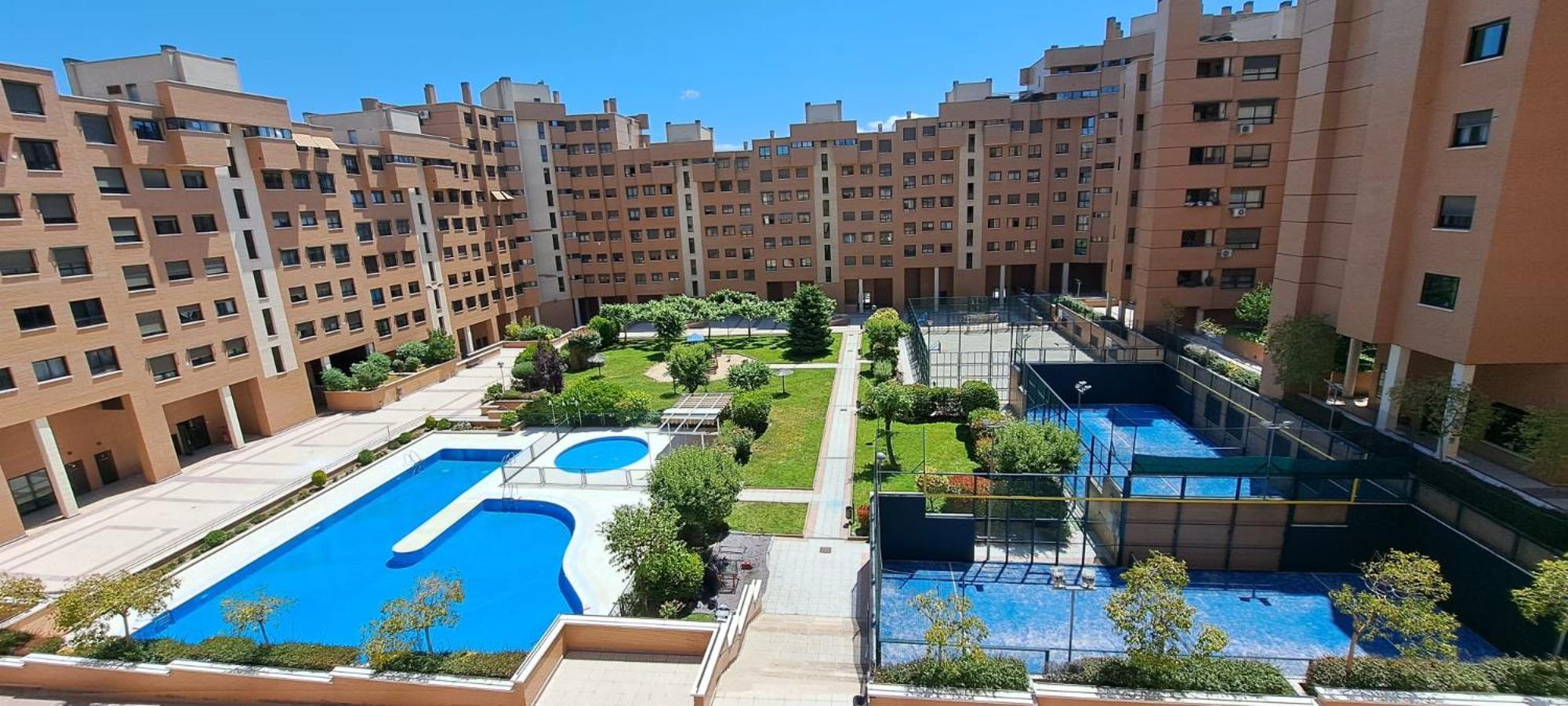 Residencial En Madrid Alquiler De Corta Estancia No Turistico エクステリア 写真